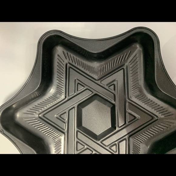 ✡️ Star of David Non Stick Baking Pan - Picture 3 of 9